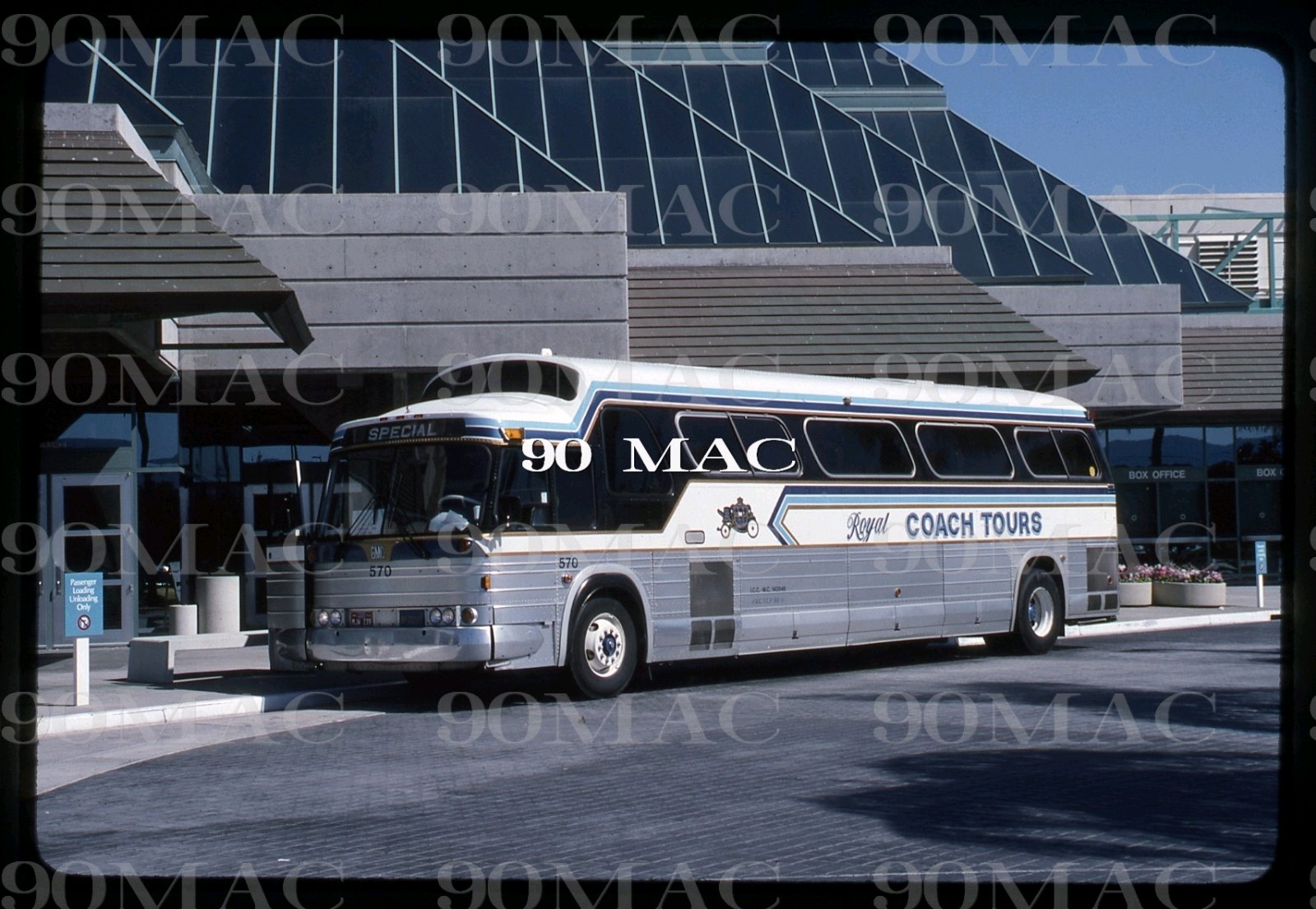 ROYAL COACH TOURS. San Jose (CA). GM COACH BUS #570. Original Slide 1994. (A)