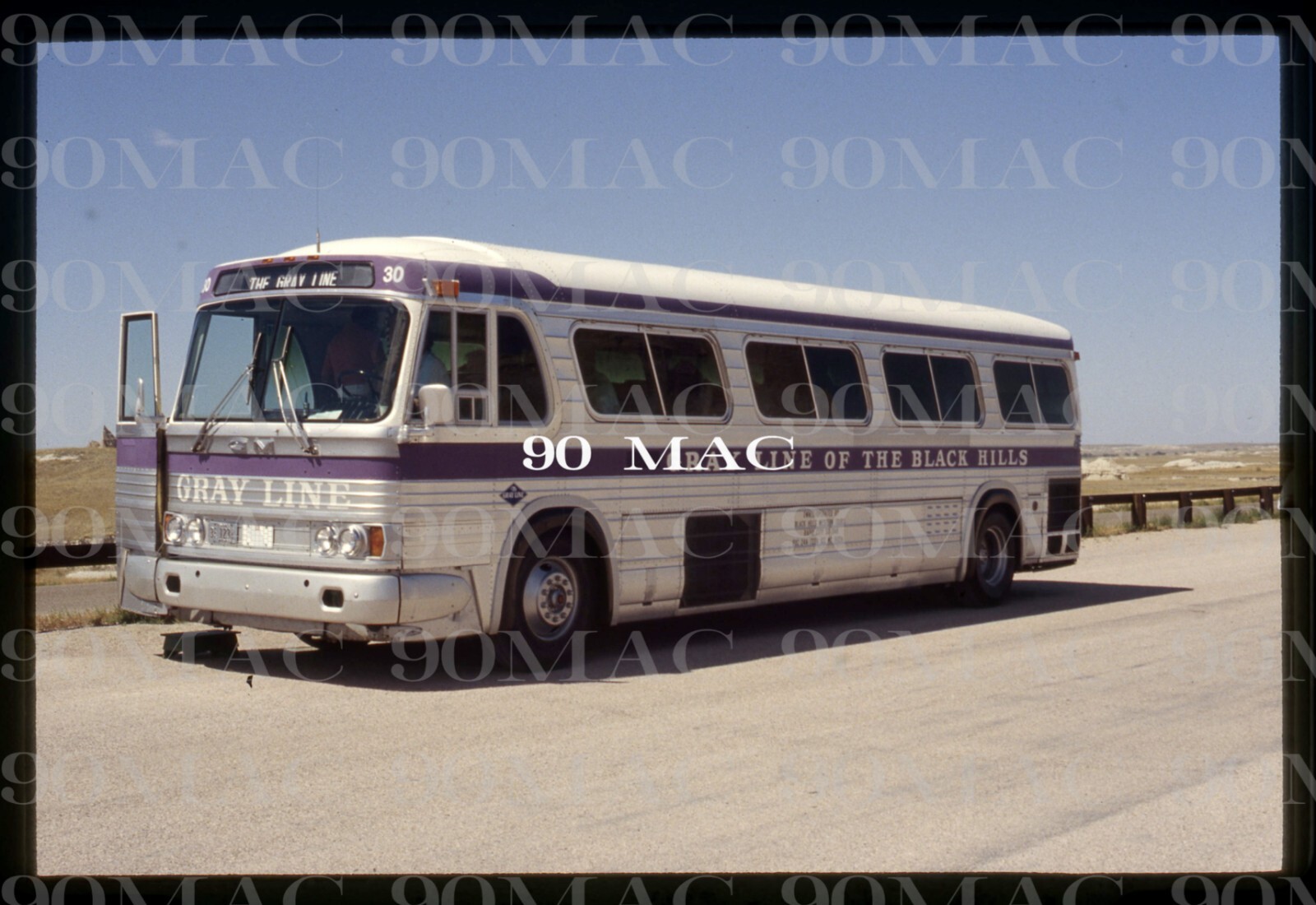 GRAY LINE. GM COACH BUS #30. Rapid City (SD). Original Slide 1988.