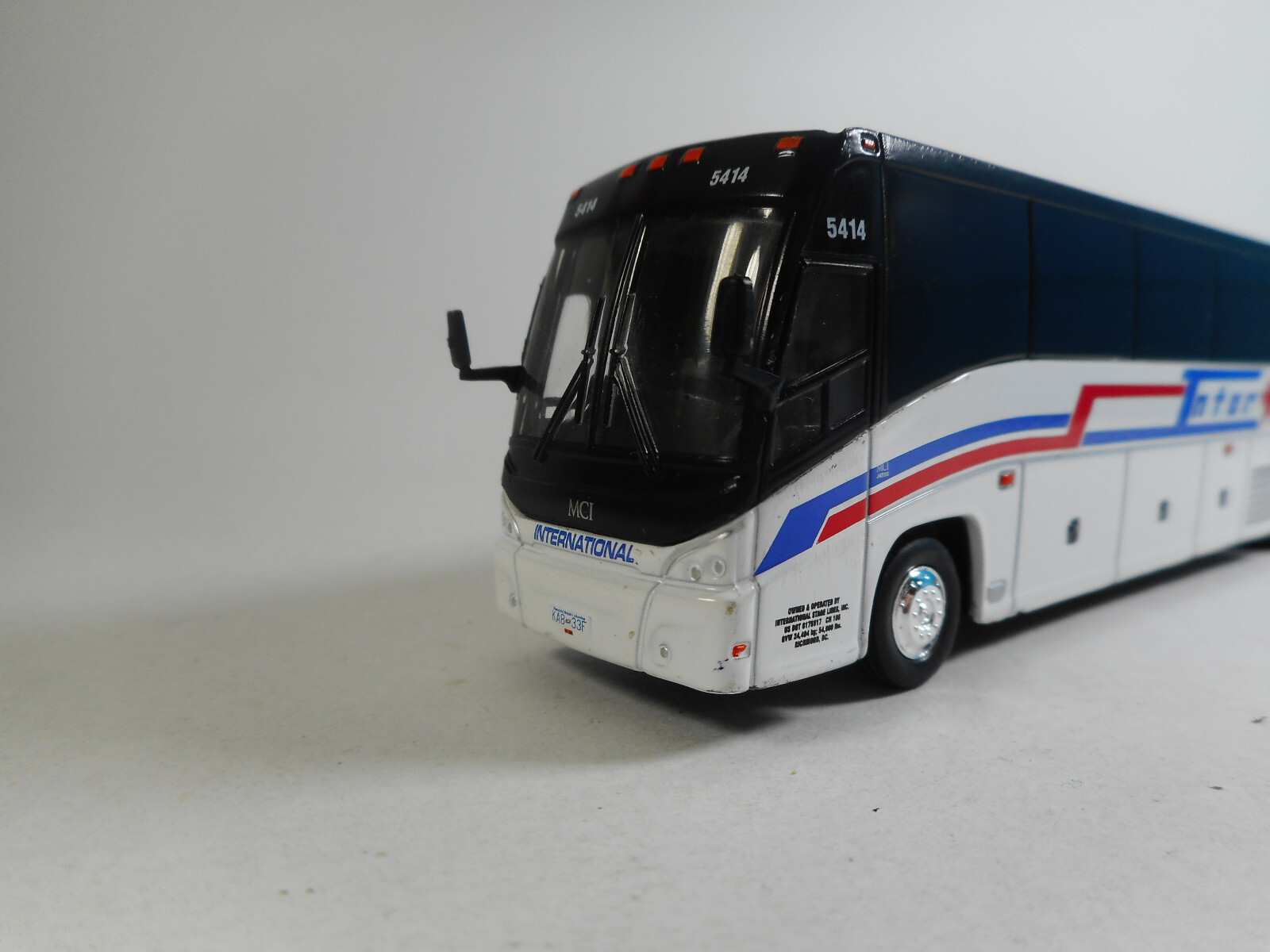 Iconic Replicas 1:87 MCI J4500 Coach International Stage Lines USA