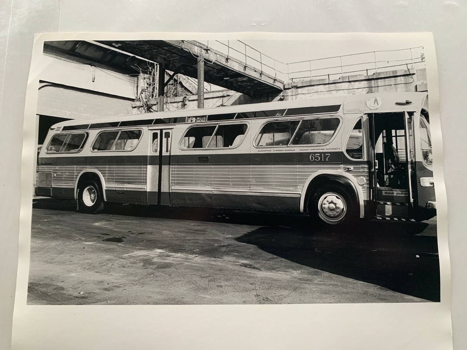 8X10 NY NYC BUS WILLIS AVENUE HARLEM RIVER MANHATTAN BLACK WHITE PHOTOGRAPH 1972