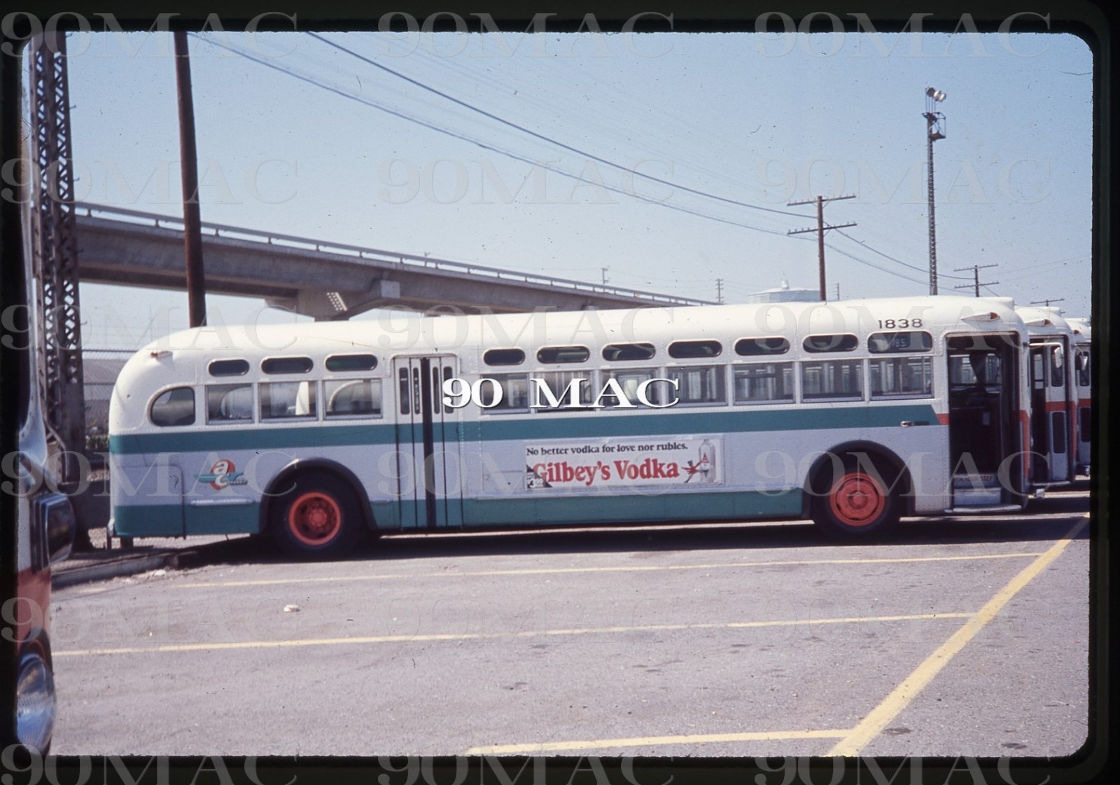 AC TRANSIT-ACT. GM COACH BUS #1838. OAKLAND (CA). Original Slide 1972. Seminary!