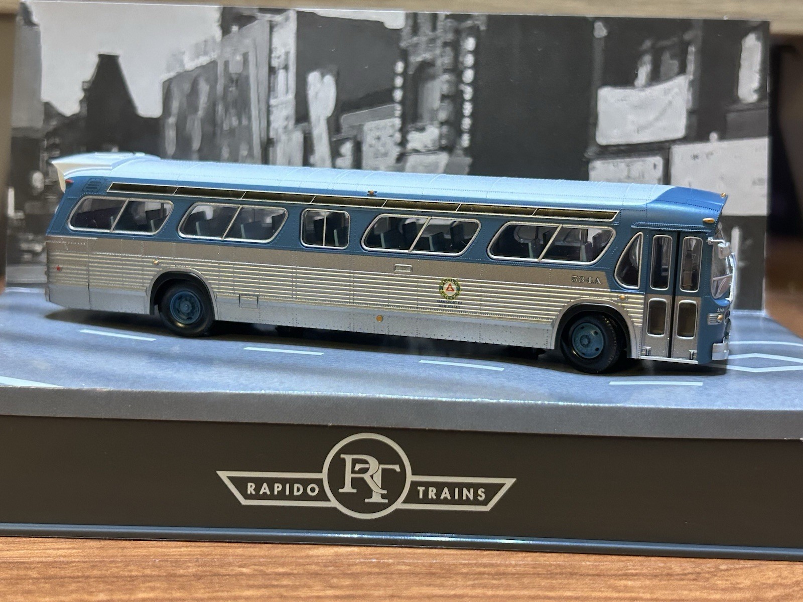 1/87 HO Rapido 753127 GM New Look Bus New Jersey Public Service Coordinated