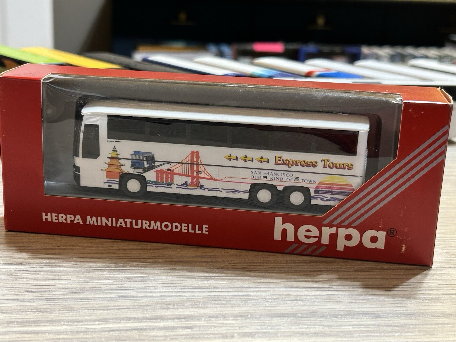 1/87 HO Scale Herpa Express Tours Setra S215 Bus Model New