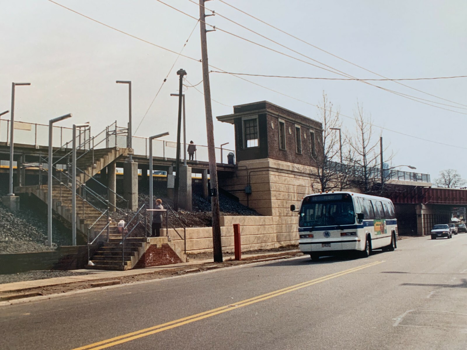 8X10 NY NYC BUS COLOR TRANSIT PHOTOGRAPH ELEVATED RAILROAD STATION OVERPASS