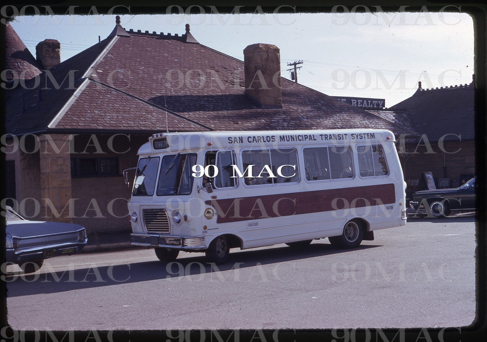 SAN CARLOS MUNI TRANSIT. MiniBus #77. San Carlos (CA). Original Slide 1974.