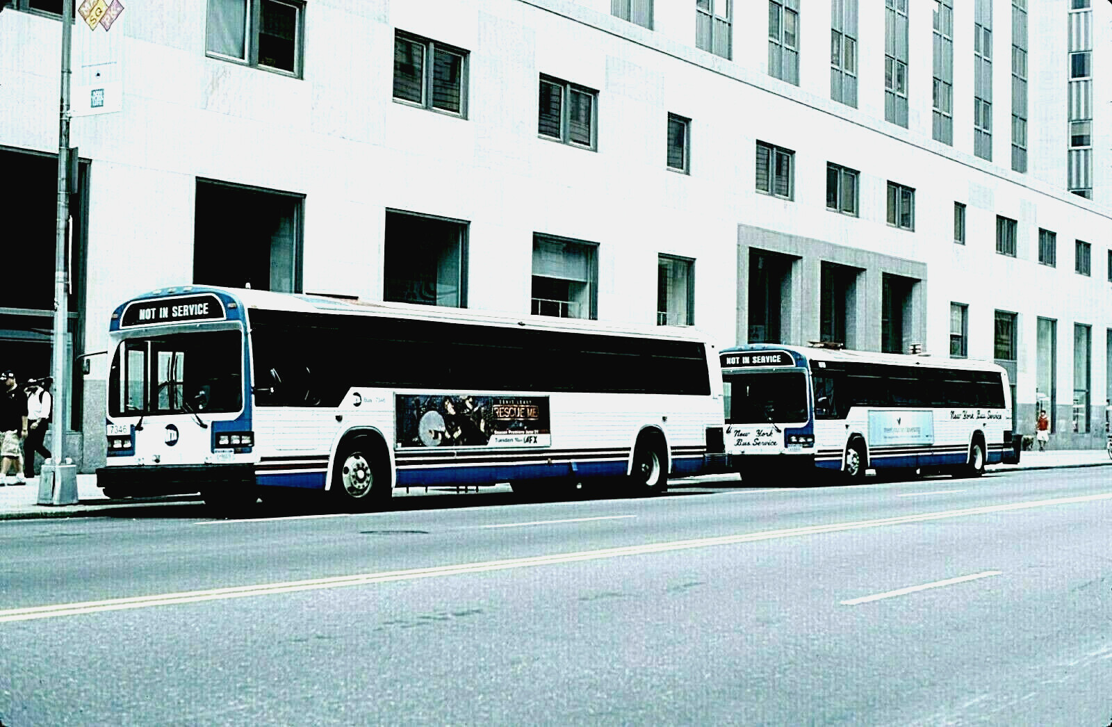 ORIGINAL KODACHROME SLIDE MTA BUS 1988 MCI #7346, NYBS #1618 23-MADISON 7/1/05