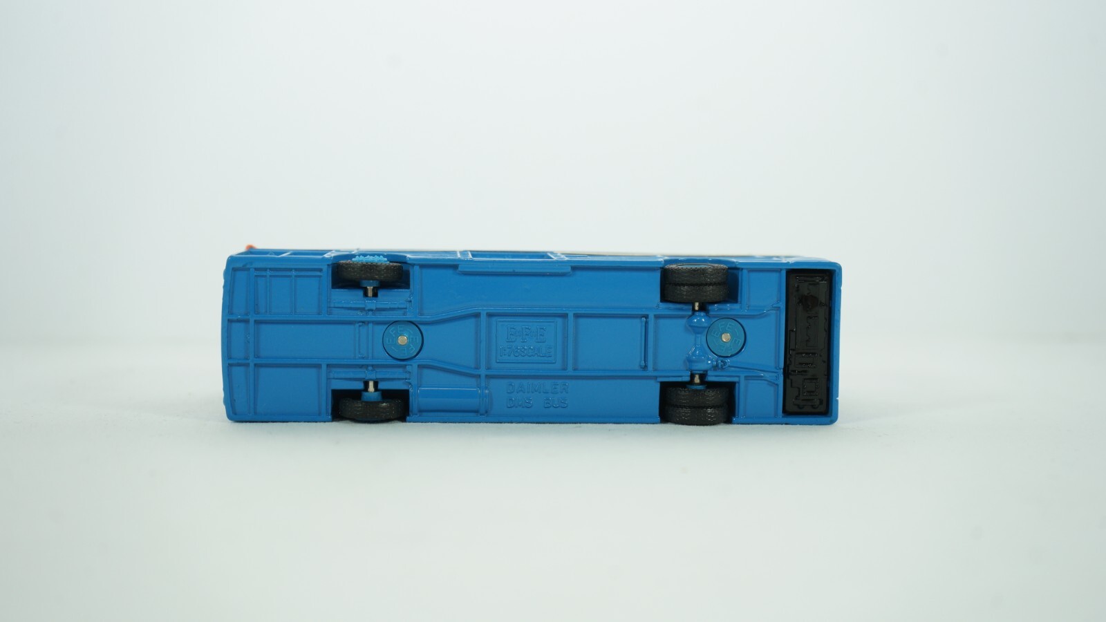 EFE Gilbow 1/76 Scale Daimler DMS China Metro Bus Training Bus Item 27401 NEW G4