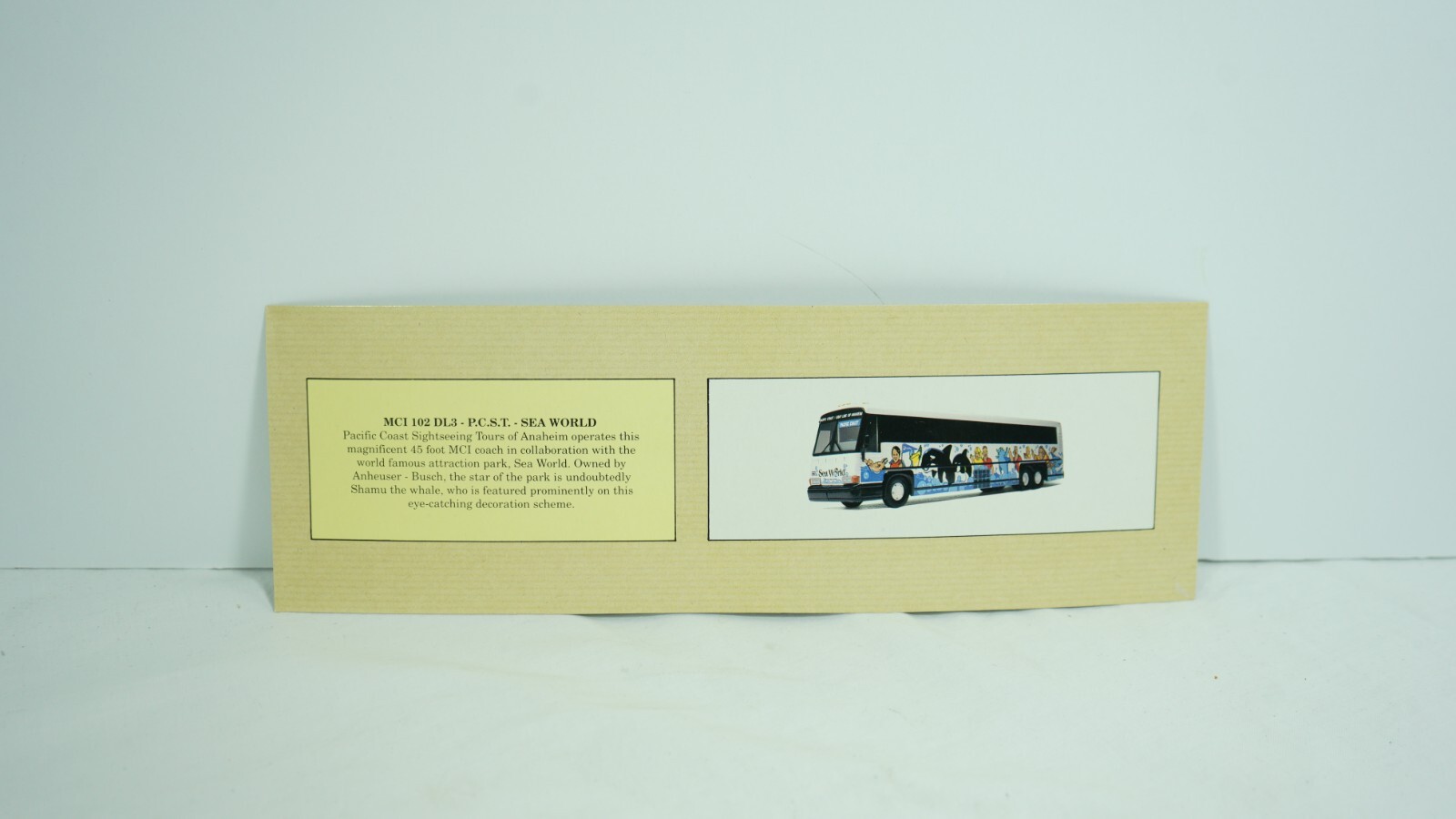 Corgi 1/50 Diecast MCI 102 DL3 Seaworld PCST Coach Bus Item 98652 NEW F1D