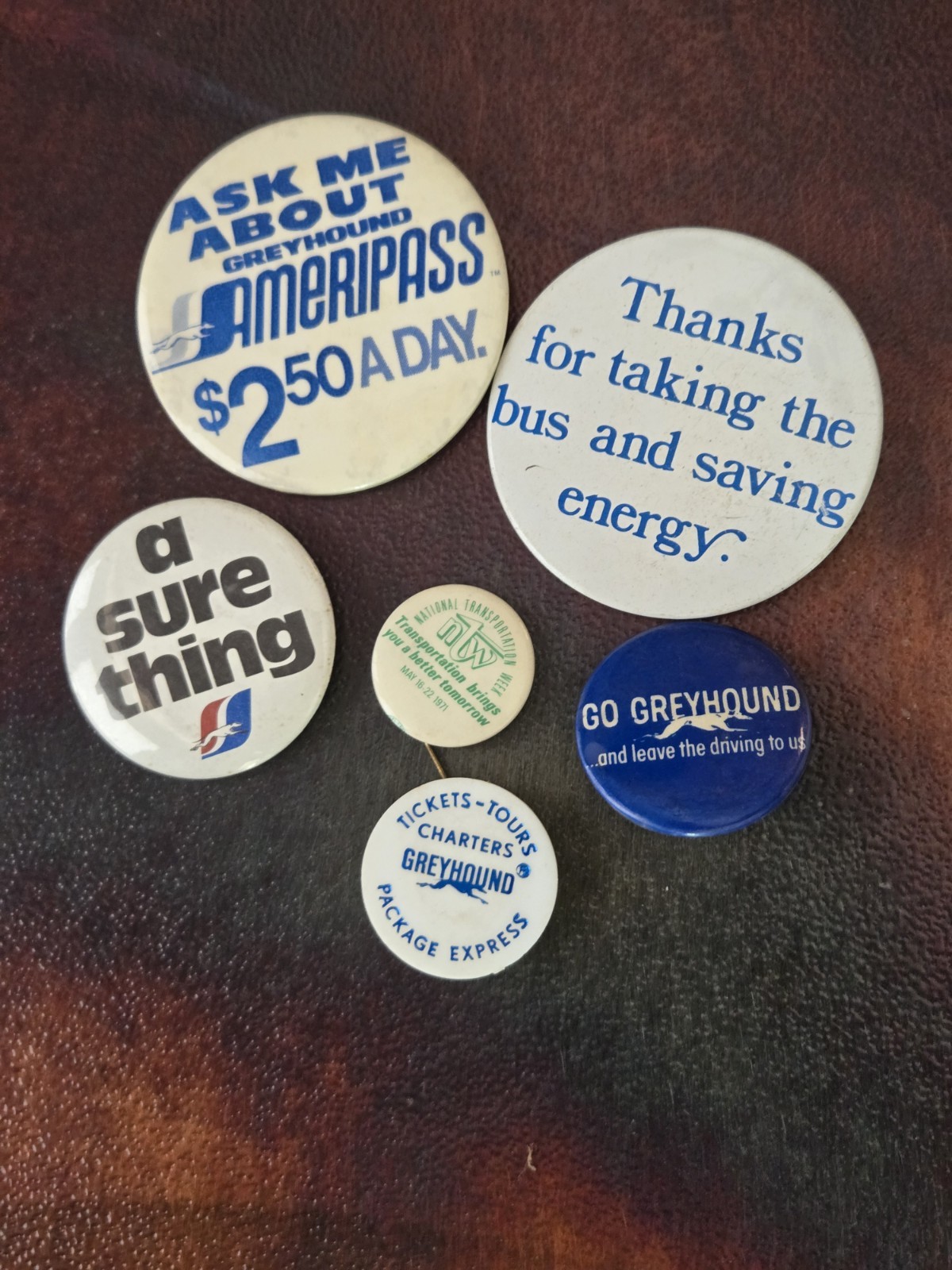 5 GREYHOUND BUS COMPANY PROMOTIONAL BUTTONS