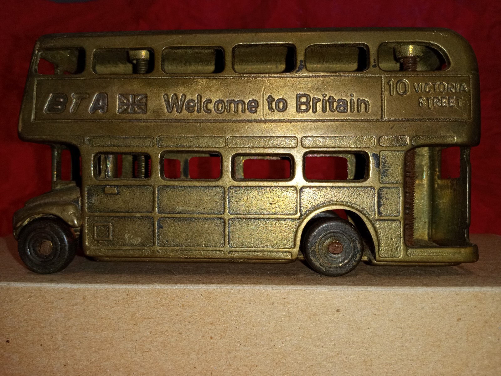 Double Decker Bus Vintage BTA Welcome to Britain Brass 10 VICTORIA STREET BRASS