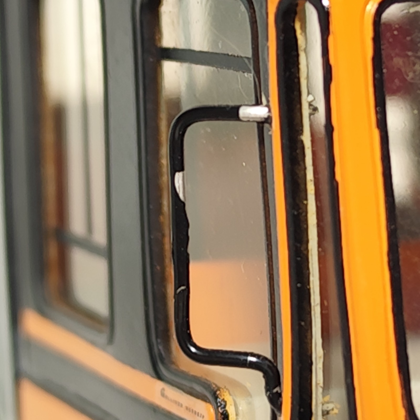 1:43 St. Petersburg Tecnobus Gulliver 1992 Mini Bus Ref 217