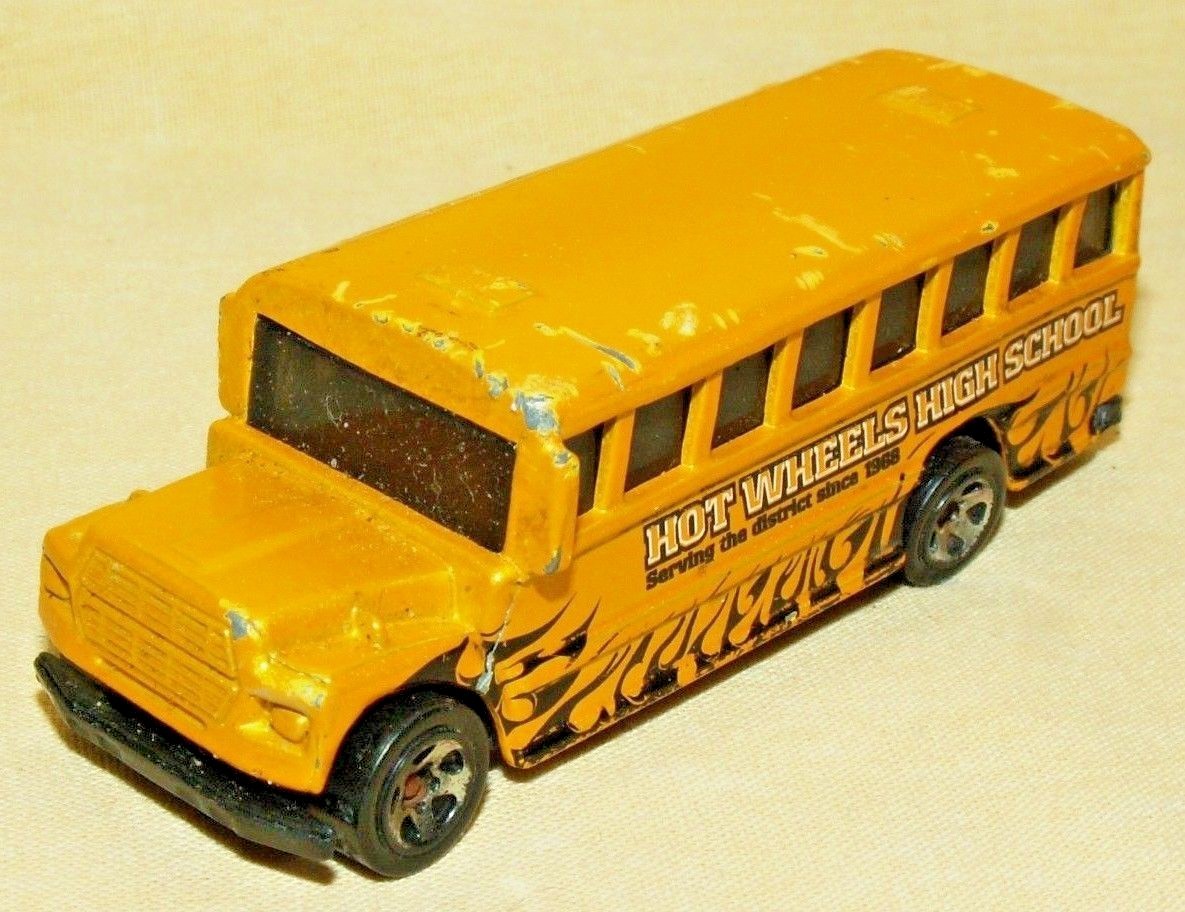 SCHOOL BUS HOT WHEELS FORD HIGH FLAMES SERVING SINCE 1968 1988 THAILAND 1:64.