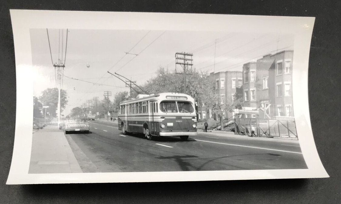 Trackless Trolley Bus Toronto Transit Commission TTC #9023 Route 4 Annette Photo