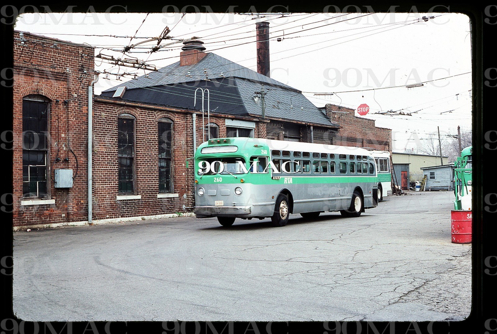MVRTA. GM COACH BUS #260. Dayton (OH). Original Slide 1977.