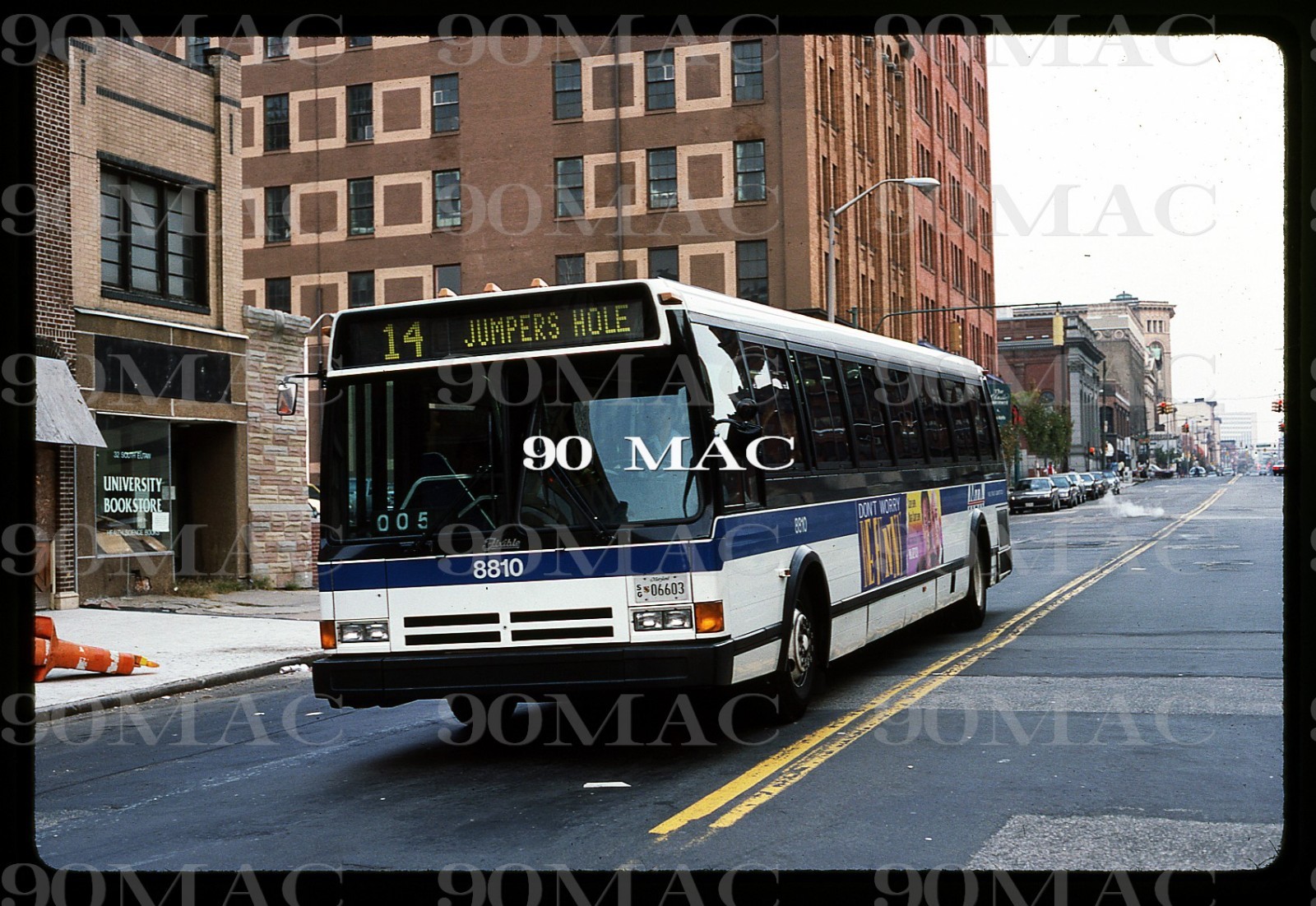 BALTIMORE MTA. FLXIBLE BUS #8810. Baltimore (MD). Original Slide 1989.