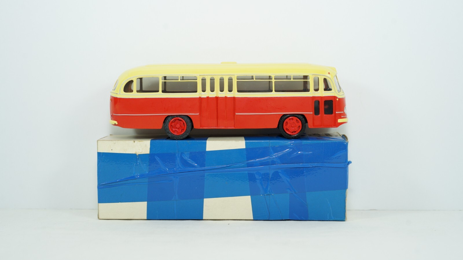 Vector-Models 1/43 Mercedes O.321H Metro City Orange & Tan Bus Item V6-20 B16