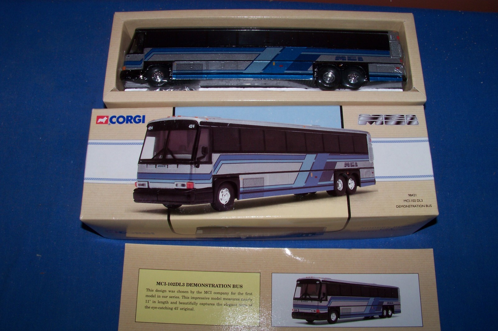 Corgi MCI-102DL3 DEMONSTRATION BUS CAST NUMBERED LIMITED EDITION Mint