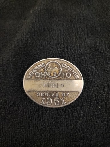 VTG 1951 Registered CHAUFFEUR LICENSE OHIO Taxi Cab Pinback Badge Medallion Pin