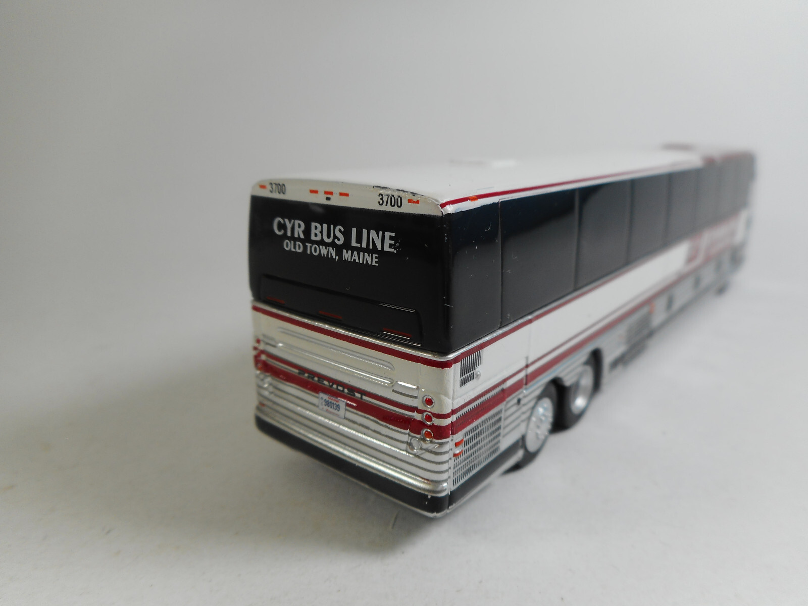 Iconic Replicas 1:87 Prevost X3-45 Bus Cyr Bus Line USA
