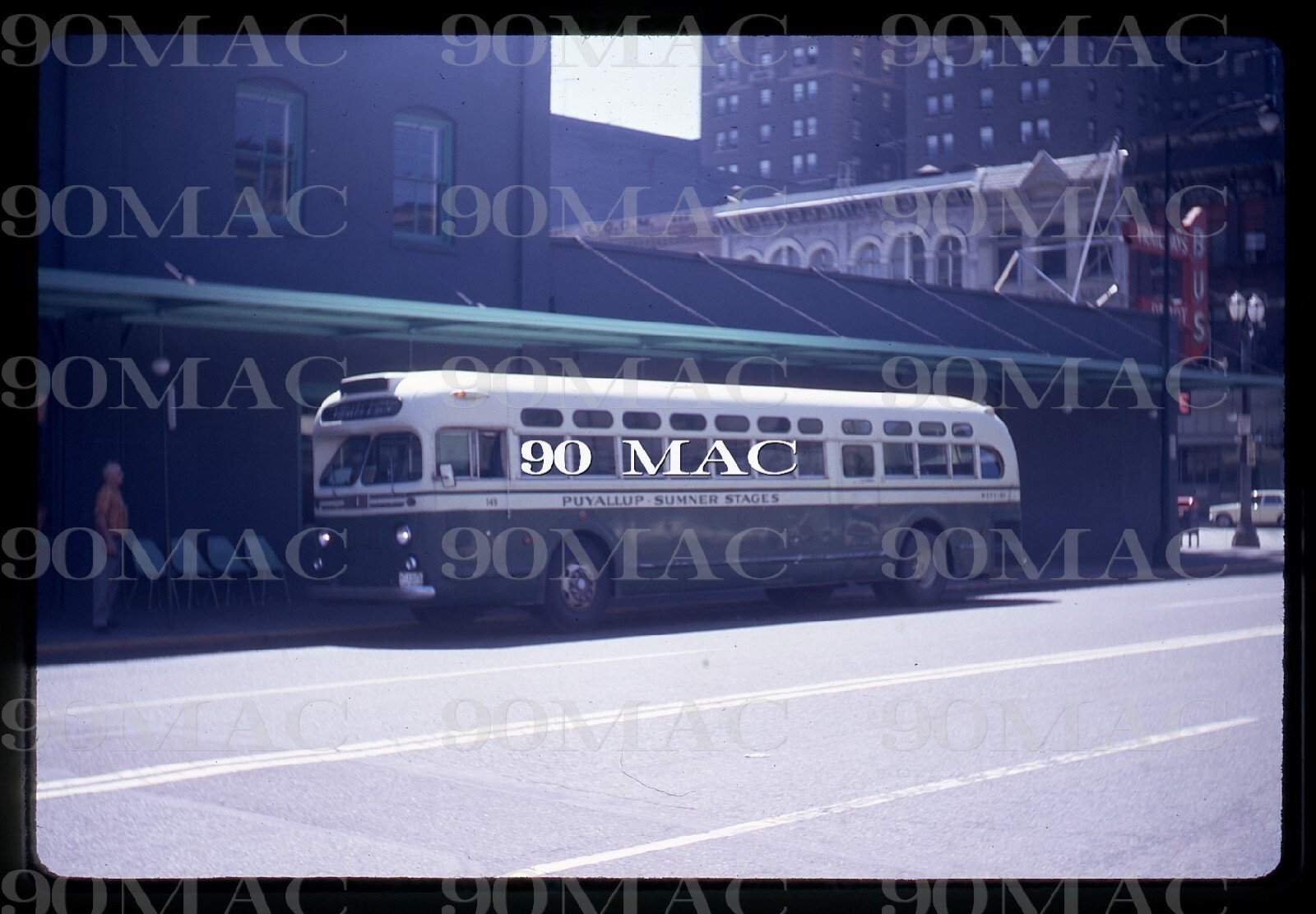 PUYALLUP-SUMNER STAGES. GM COACH BUS #143. Tacoma (WA). Original Slide 1969.