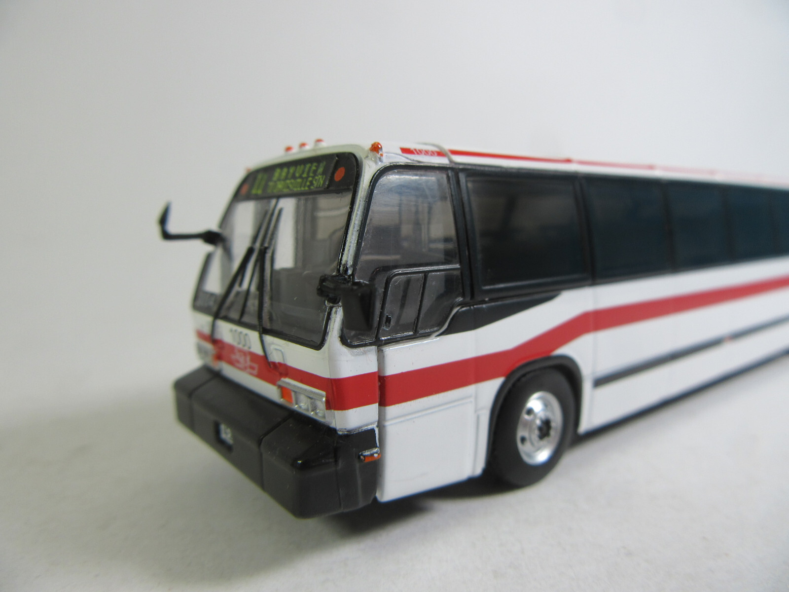 Iconic Replicas 1:87 Bus GMC RTS TTC Toronto USA