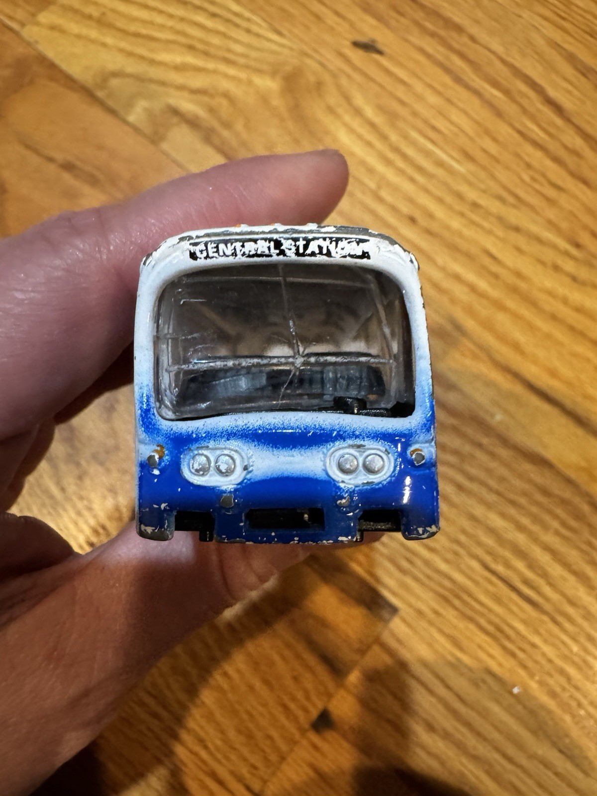 Diecast New York Bus White Blue Central Station Collectible Toy Vehicle