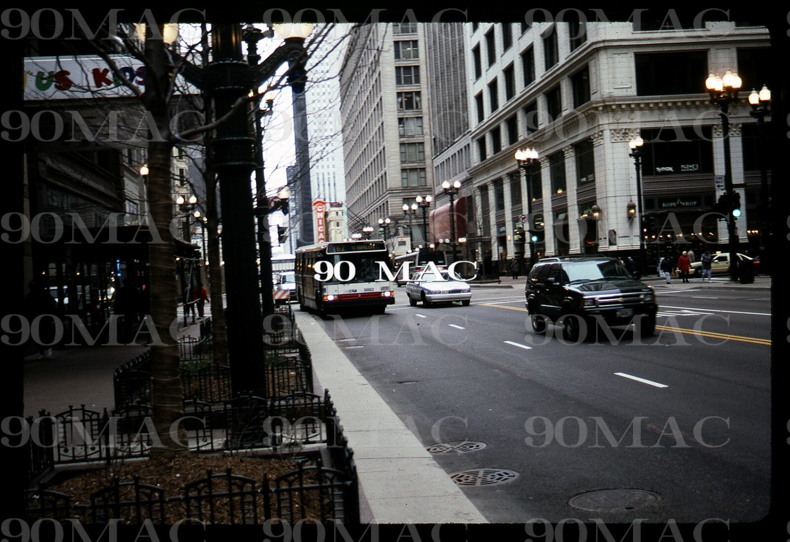 Chicago (IL) CTA Flxible Bus #5692. Original Slide 1997.