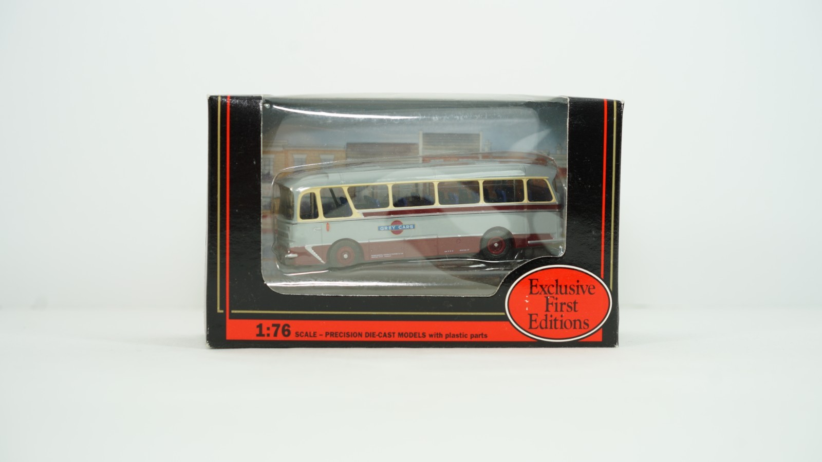 EFE Gilbow 1/76 Grey Cars Harrington Grenadier Item 12302 NEW B541