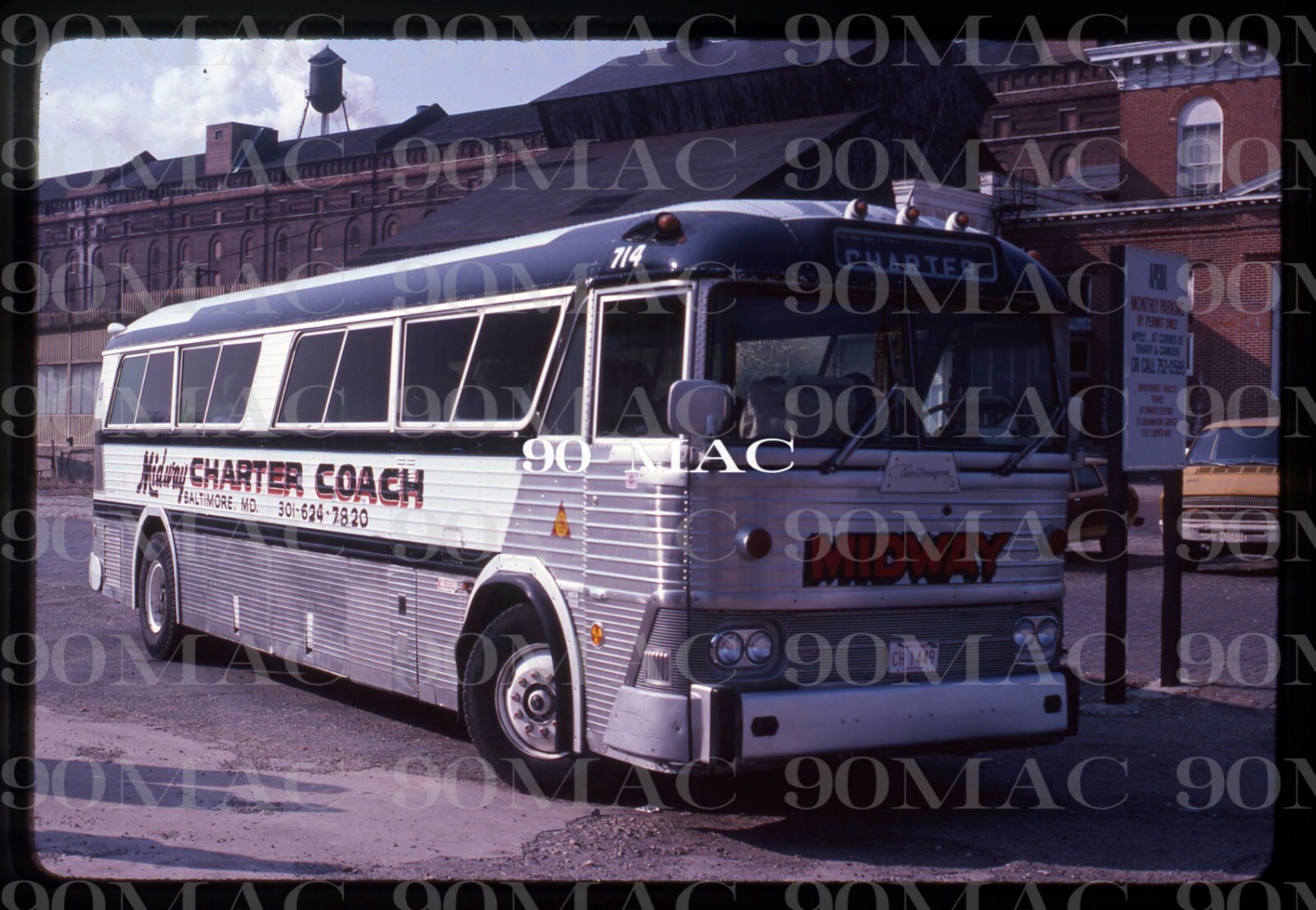 MIDWAY CHARTER. MCI COACH BUS #714. Baltimore (MD). Original Slide 1979.