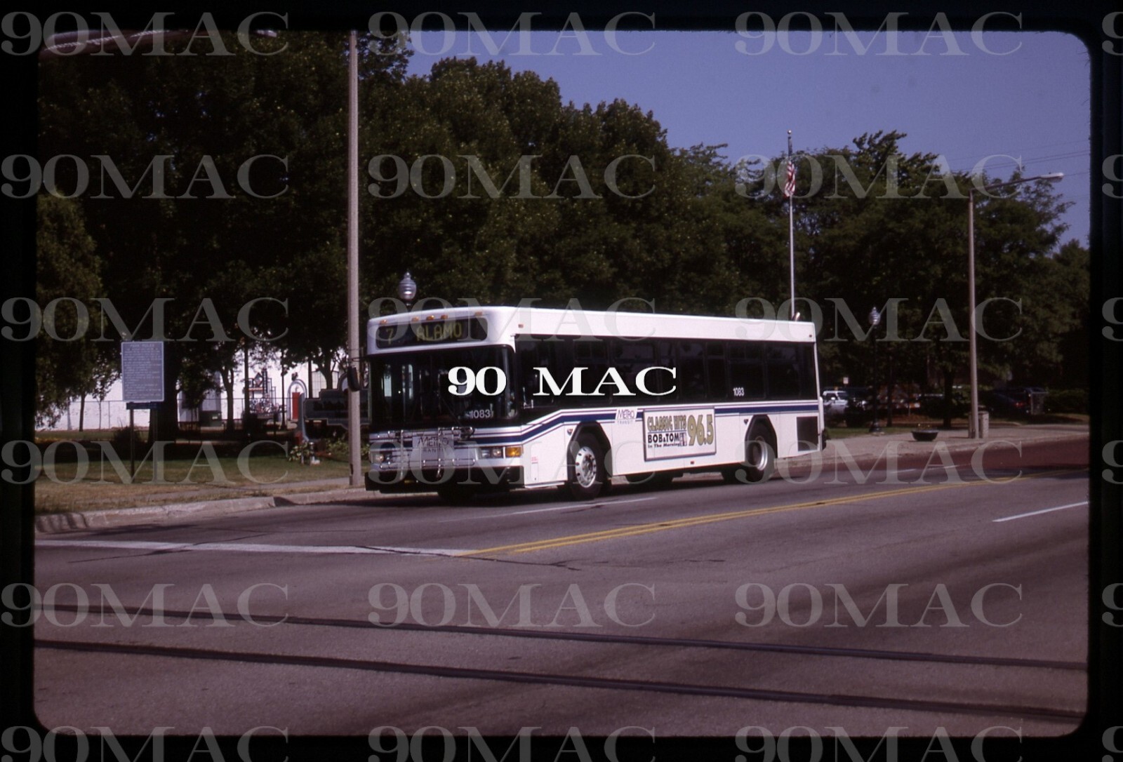 METRO TRANSIT. GILLIG BUS #1083. Kalamazoo (MI). Original Slide 2002.