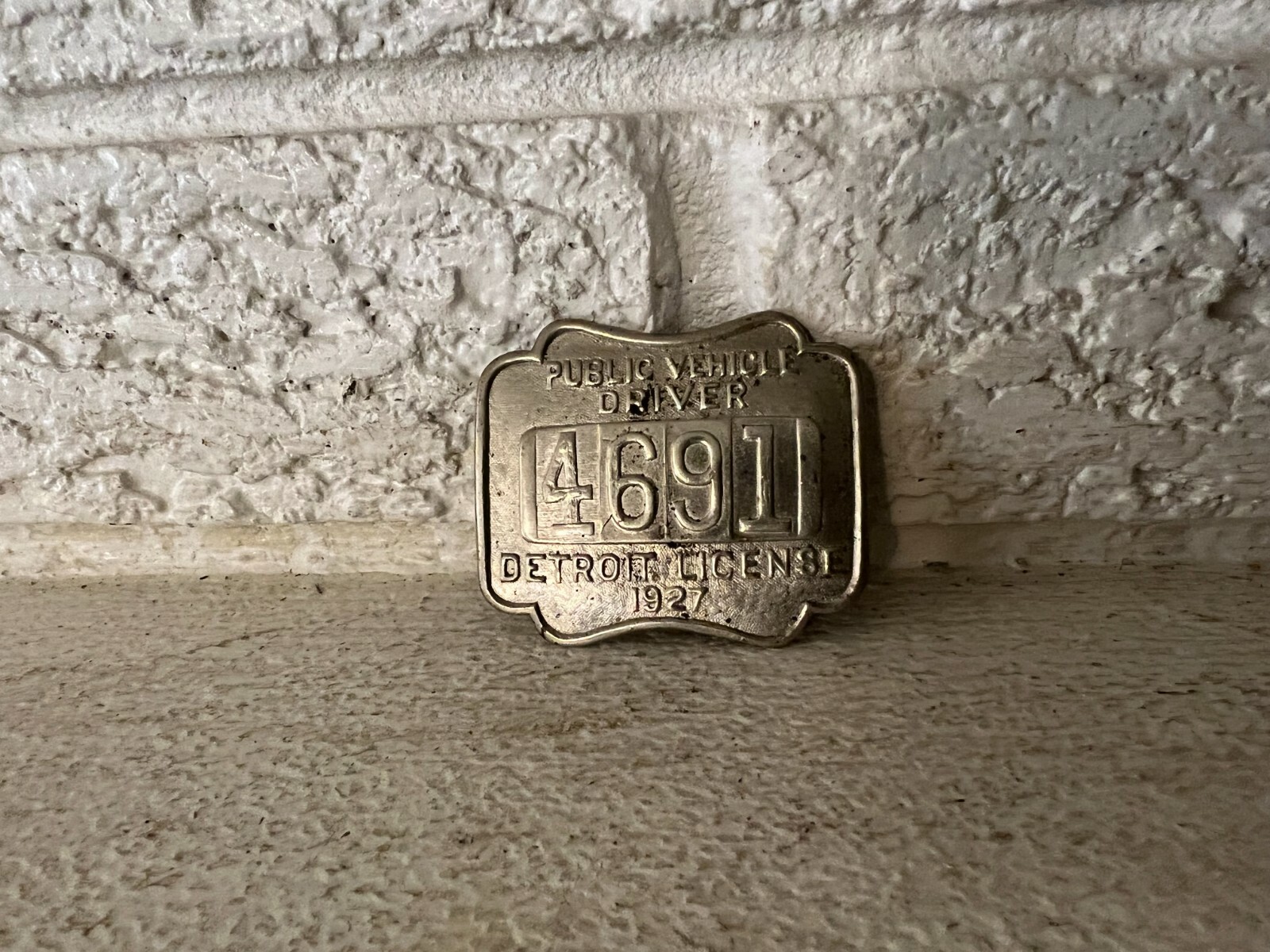 ANTIQUE 1927 CITY OF DETROIT PUBLIC VEHICLE METAL DRIVER BADGE Taxi Trolley