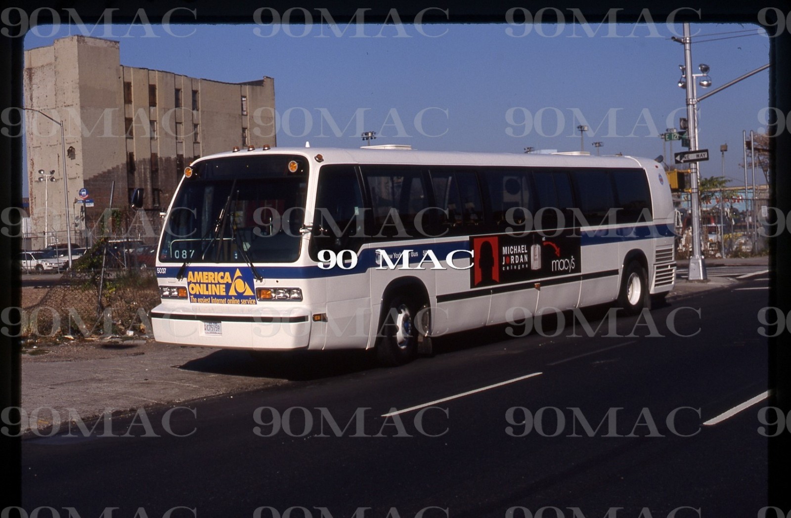 NYCMTA. GM RTS BUS #5037. New York (NY). Original Slide 1998.