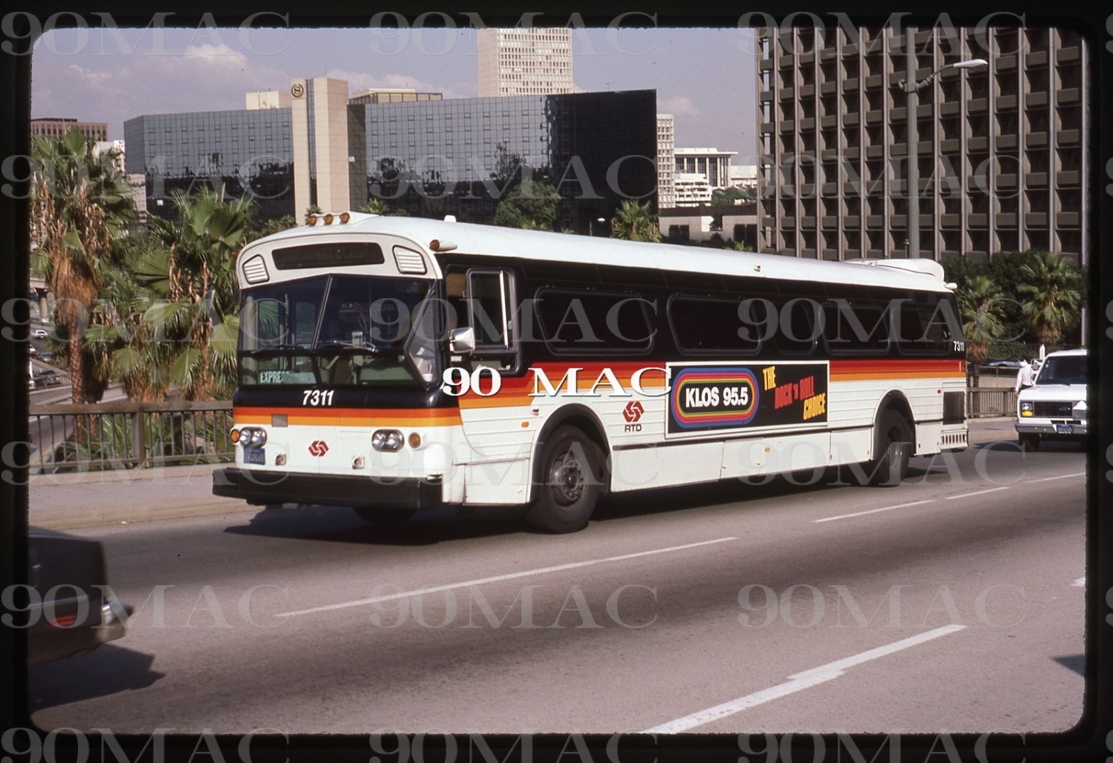 RTD-SCRTD. FLXIBLE BUS #7311. Los Angeles (CA). Original Slide 1985.