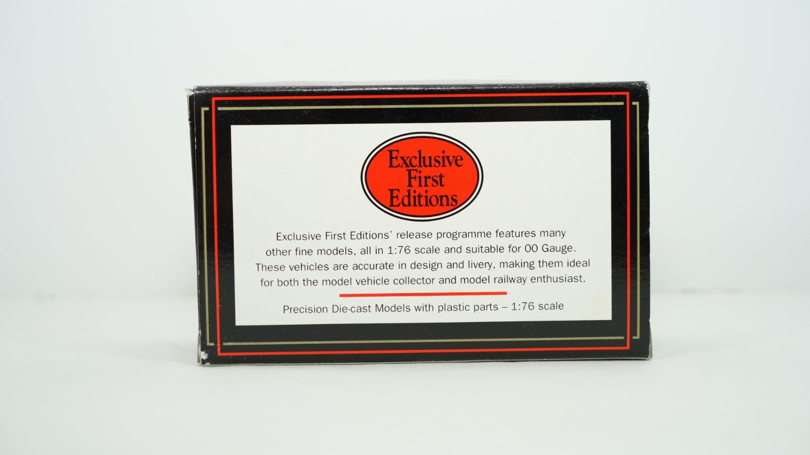 EFE Gilbow 1/76 Cavalier Coach East Yorkshire Item 12102 NEW B541