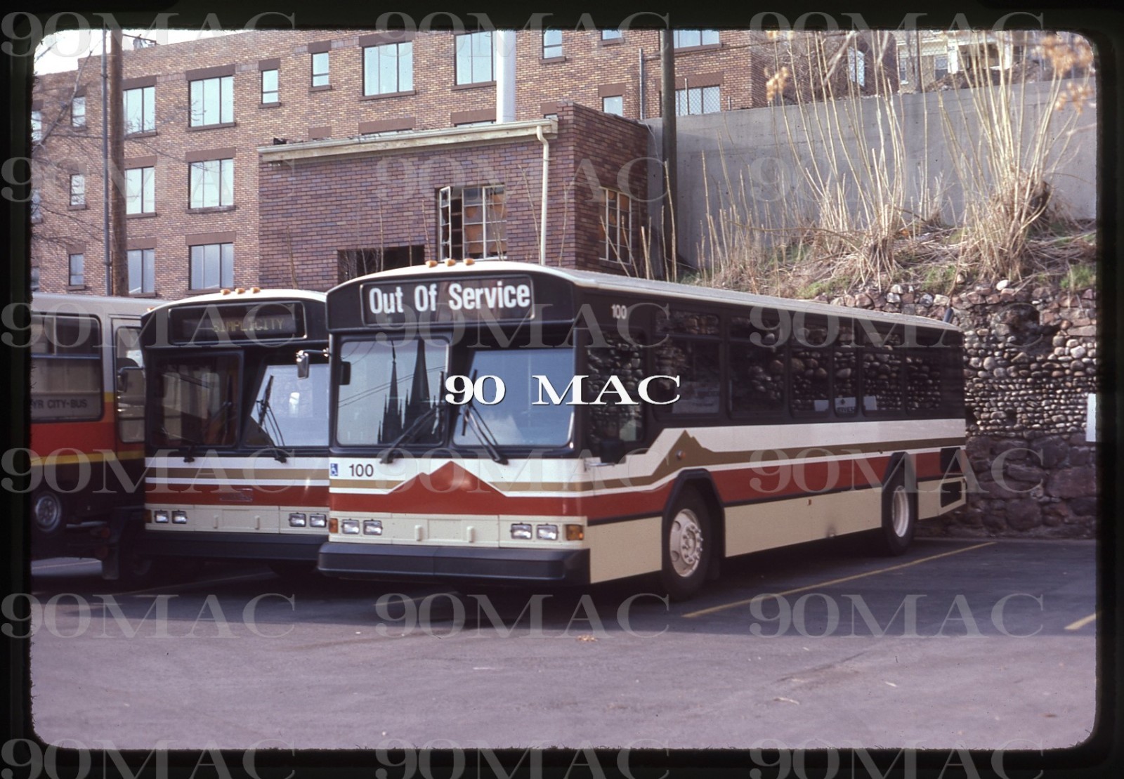 CCCTA. GILLIG BUS #100. Concord (CA). Original Slide 1982.