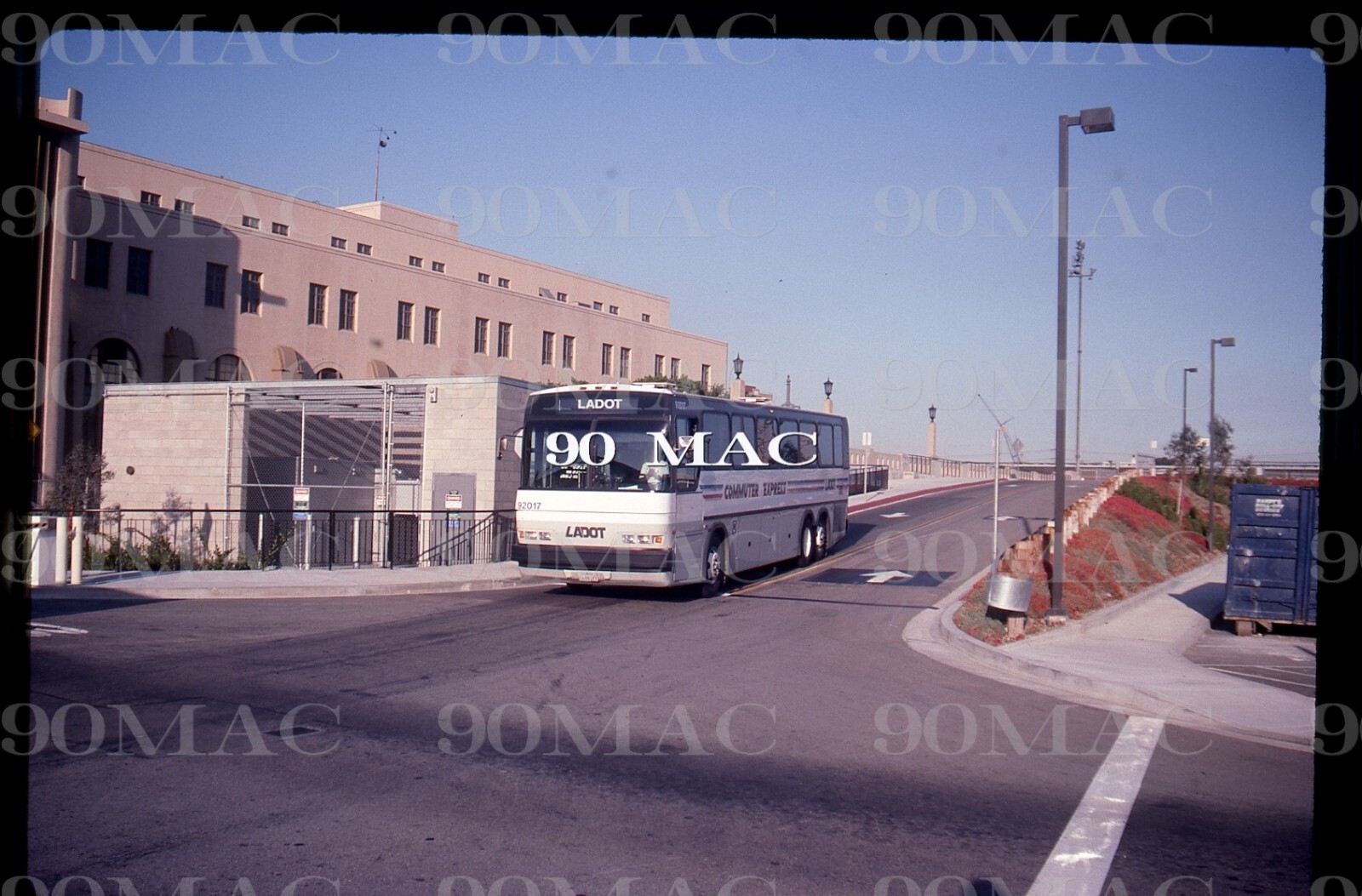 LADOT. NEOPLAN BUS #92017. Los Angeles (CA). Original Slide 1994. LAUPT