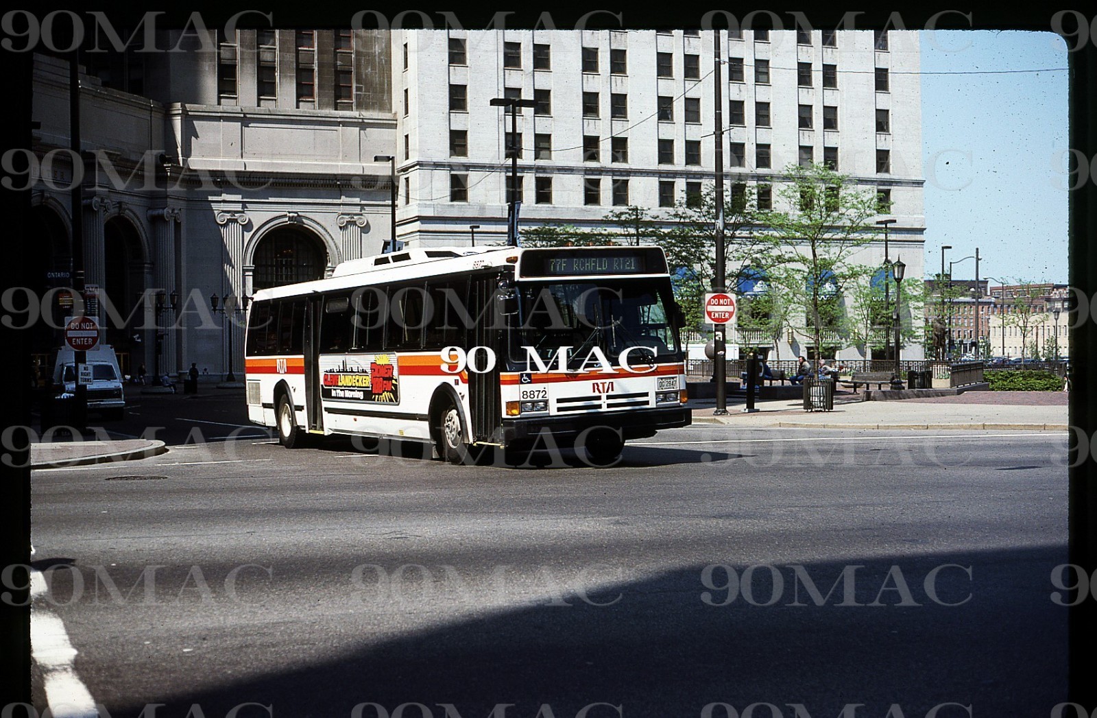 GCRTA. FLXIBLE BUS #8872. Cleveland (OH). Original Slide 1991.