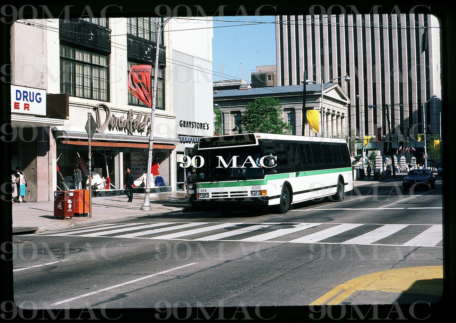 MVRTA. FLXIBLE METRO BUS #424. Dayton (OH). Original Slide 1987.