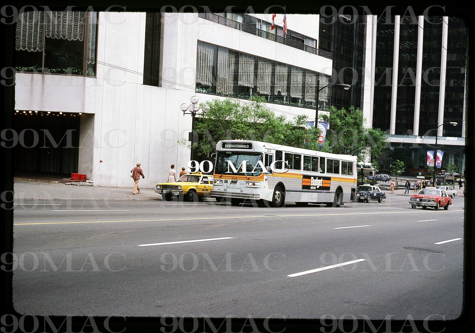 BC HYDRO. FLYER BUS #3110. Vancouver (BC). Original Slide 1981.