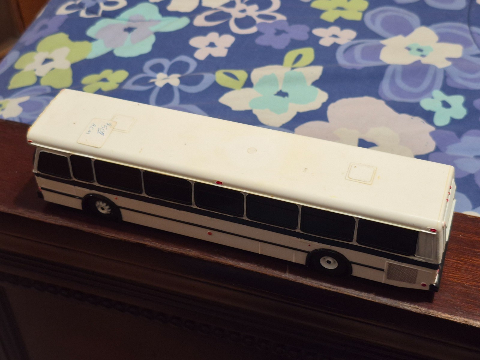 1:50 plastic orion transit bus