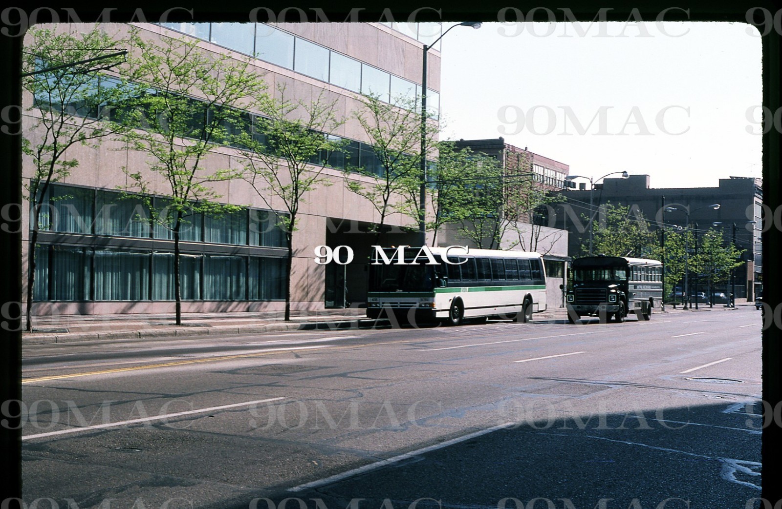 MVRTA. FLXIBLE METRO BUS #418. Dayton (OH). Original Slide 1987. (A)