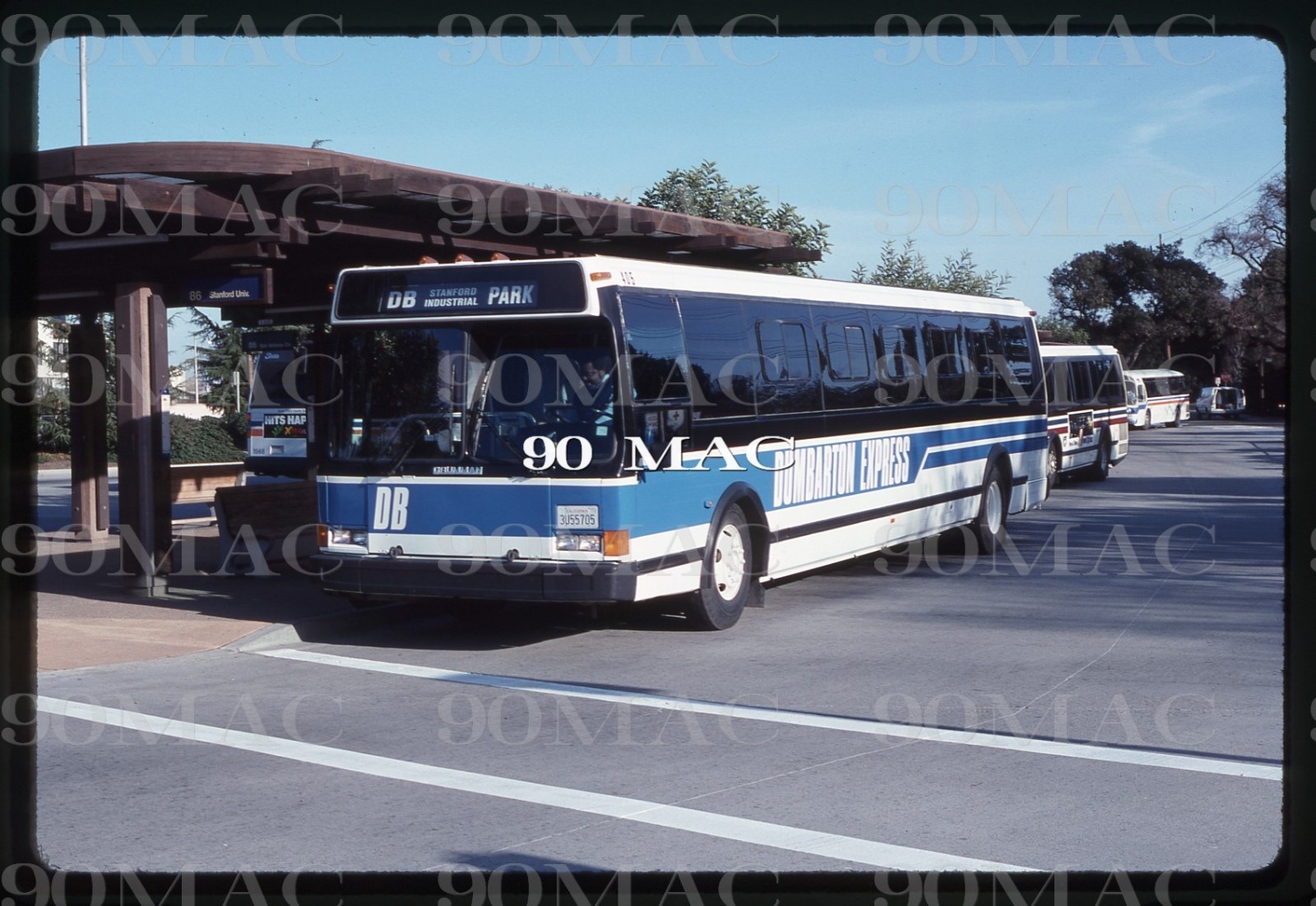 DUMBARTON EXPRESS. GRUMMAN BUS #405. Palo Alto (CA). Original Slide 1989.