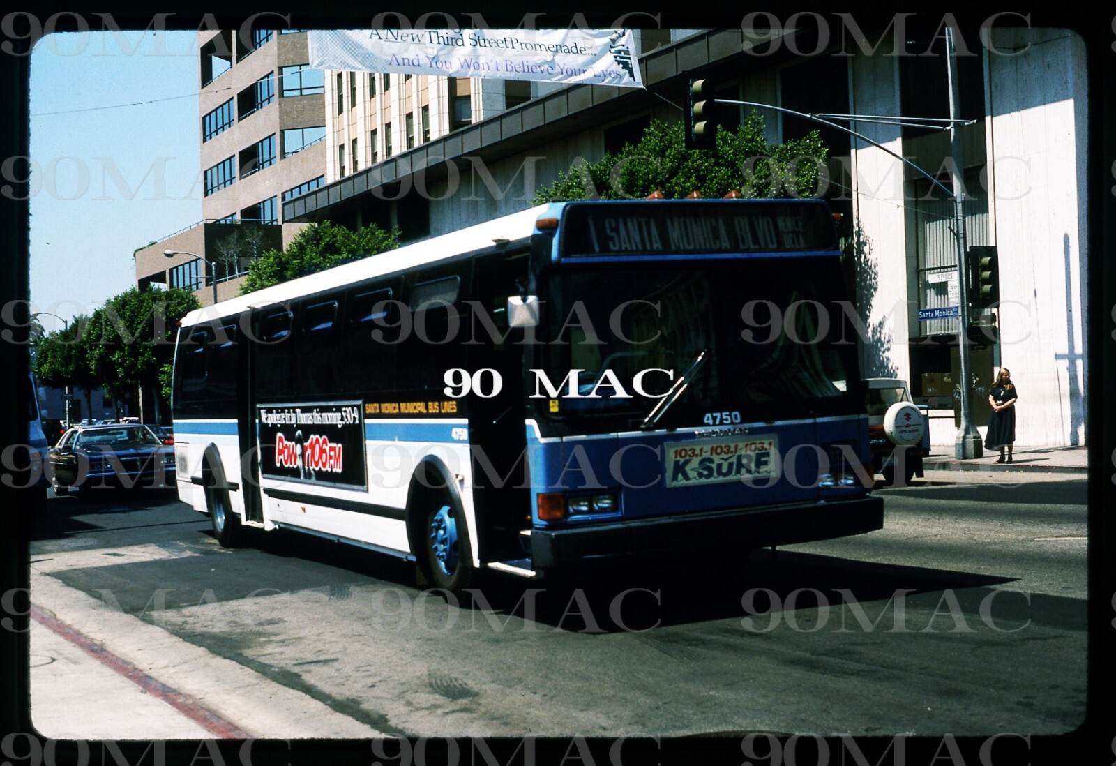 SMMBL. GRUMMAN BUS #4750. Santa Monica (CA). Original Slide 1989.