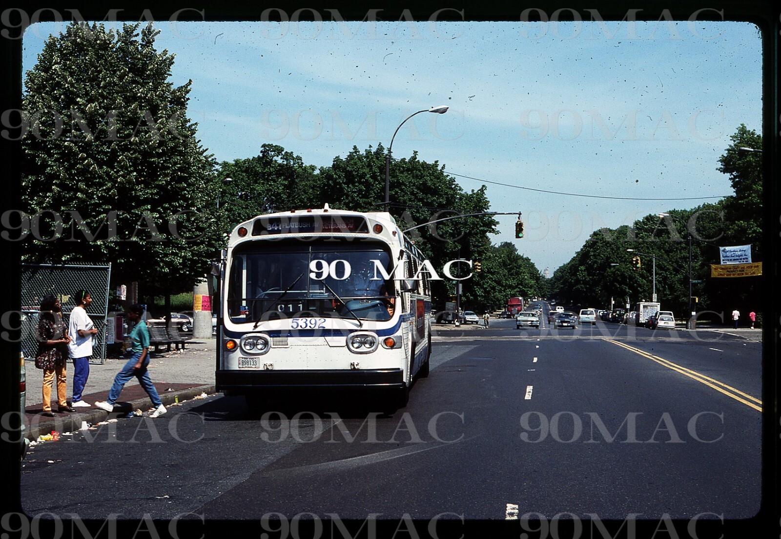 NYCMTA GM COACH #5392. Brooklyn (NY). Original Slide 1991.
