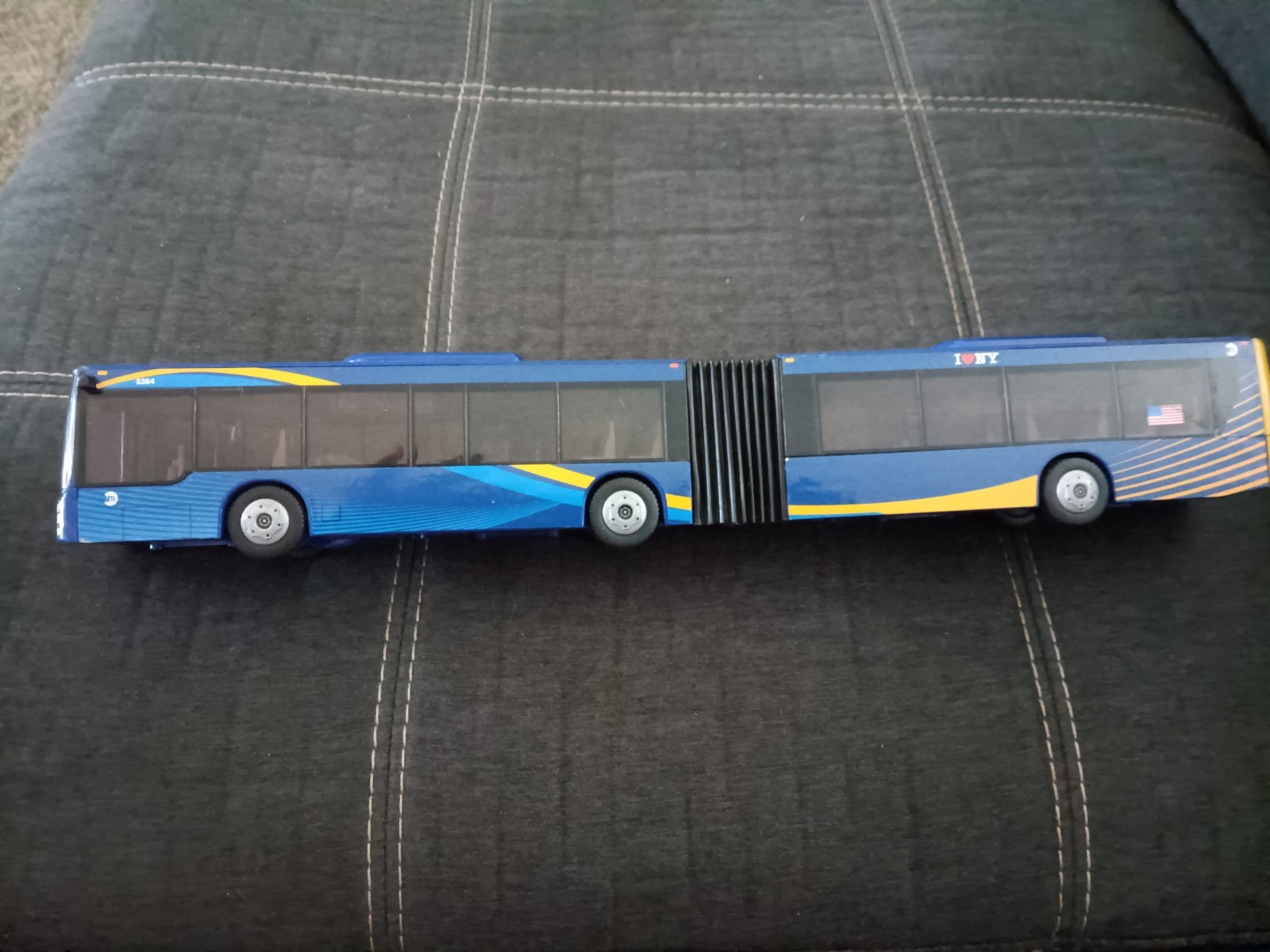 MTA Articulated Bus Toy – Blue/Brown