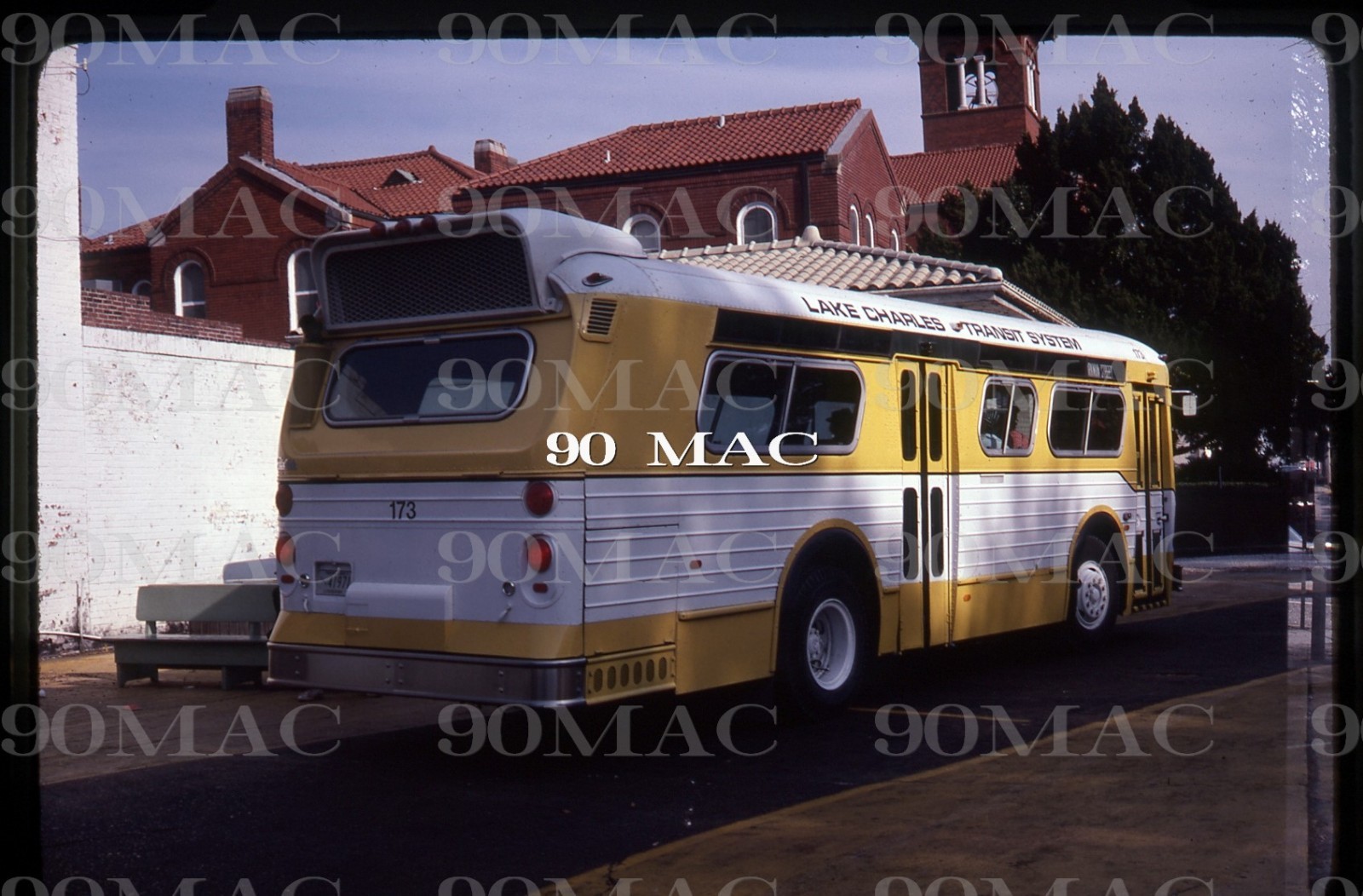 LAKE CHARLES TRANSIT. FLXIBLE BUS #173. Lake Charles (LA). Original Slide 1979.