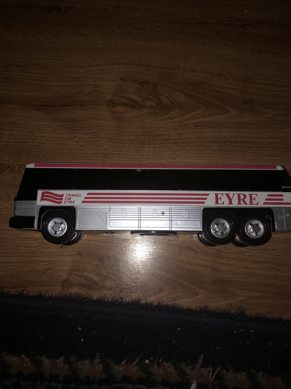Eyre Bus Plastic Bus Bank 10″ scaled Model
