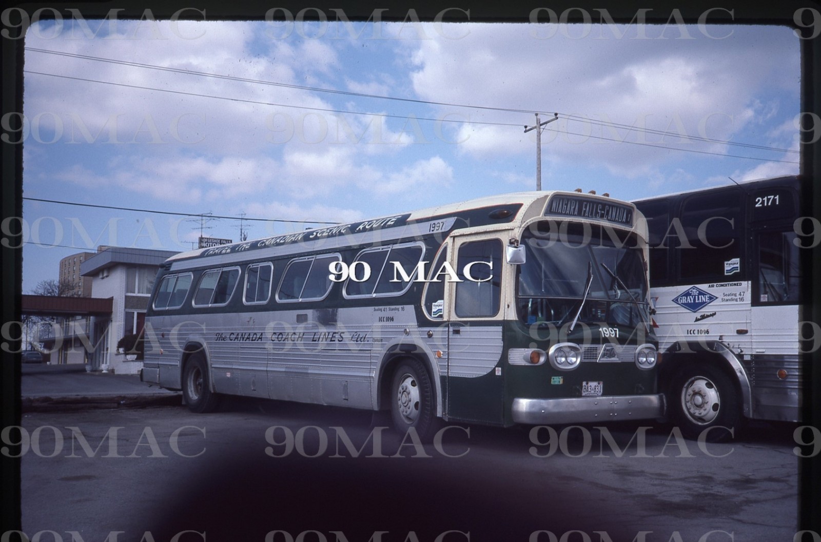CANADA COACH LINES. GM COACH BUS #1997. Toronto (ON). Original Slide 1987.