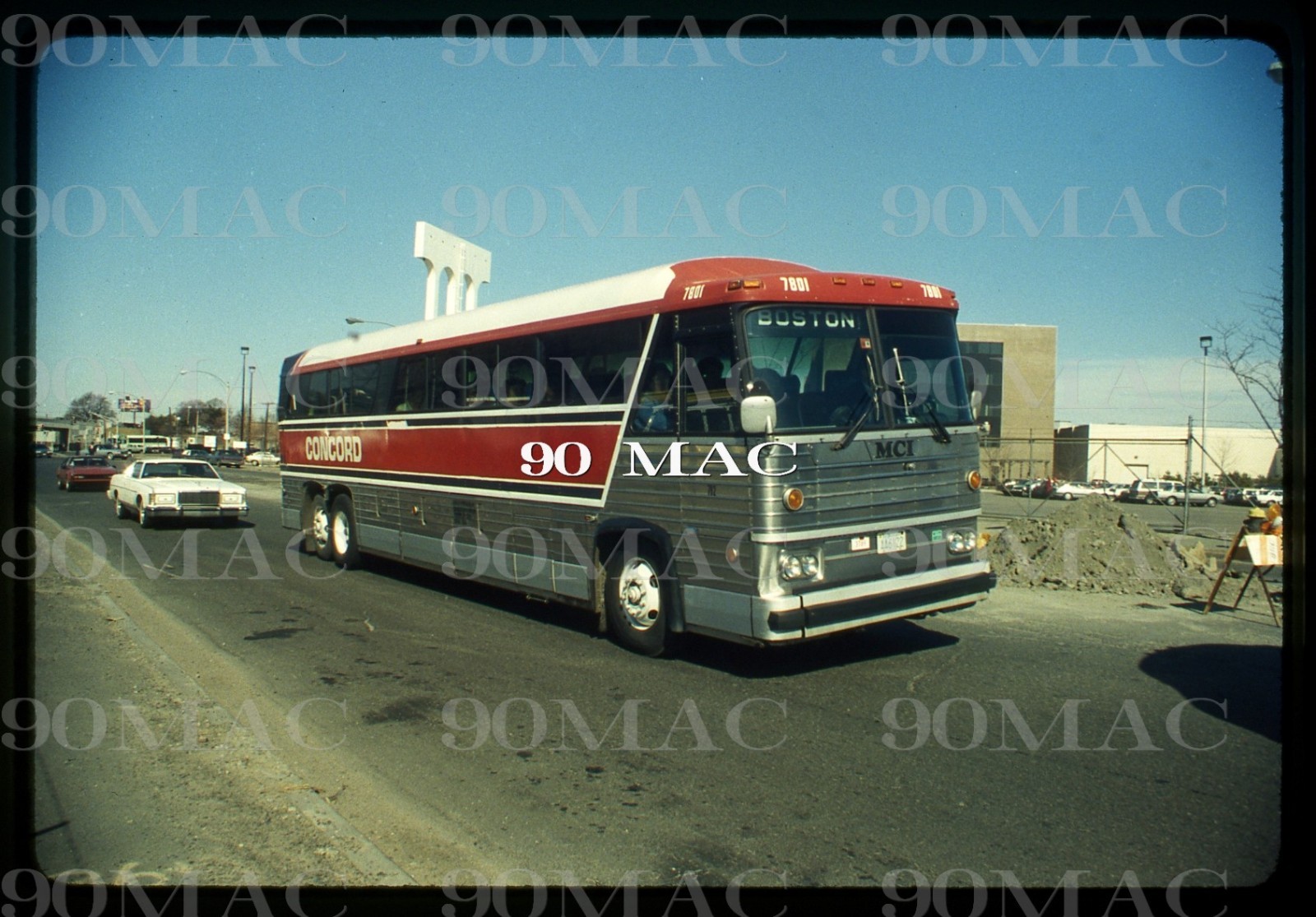 CONCORD TRAILWAYS. MCI COACH #7801. Boston (MA). Original Slide 1985.