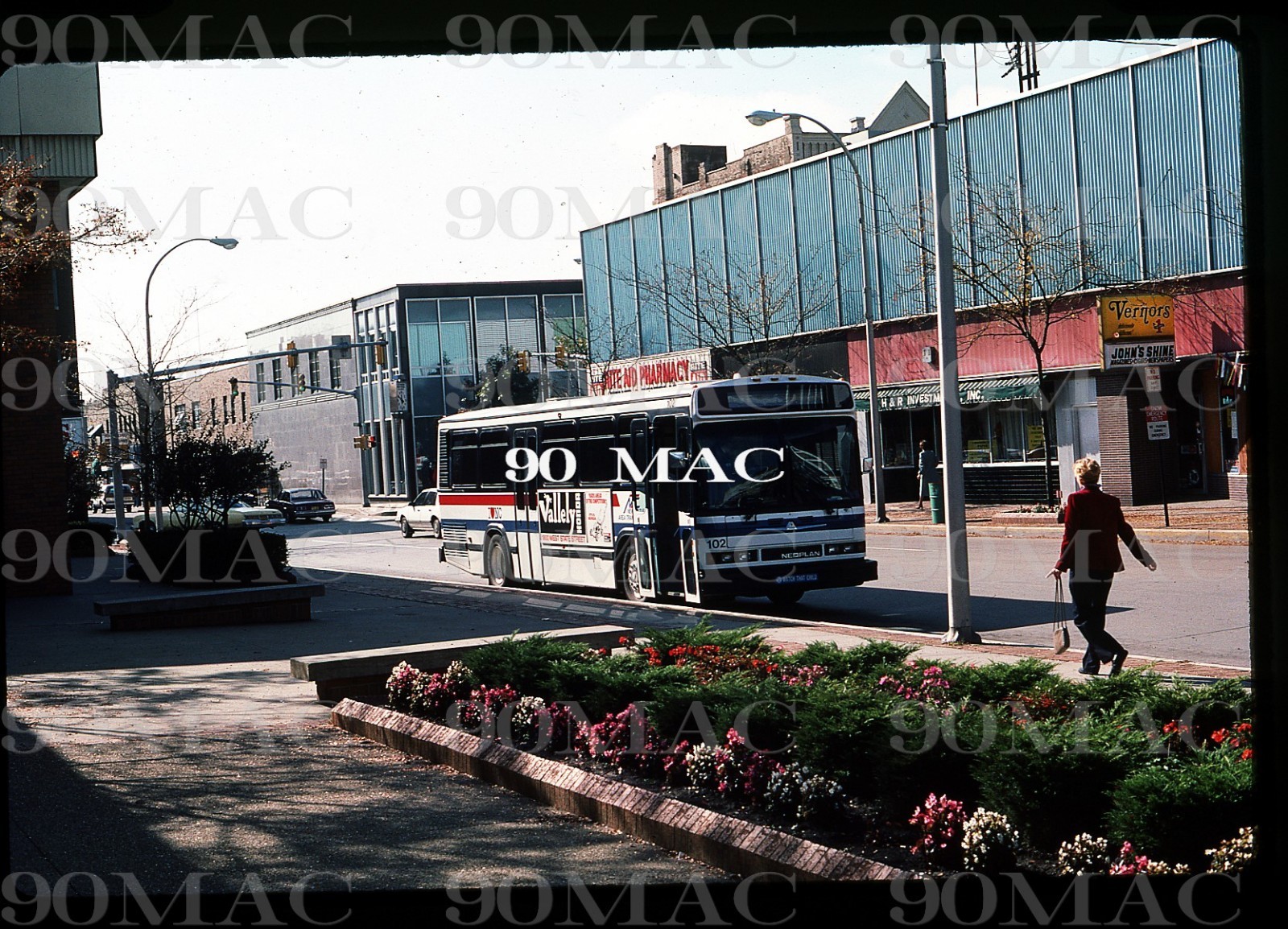 NCATA. NEOPLAN BUS #102. New Castle (PA). Original Slide 1984.